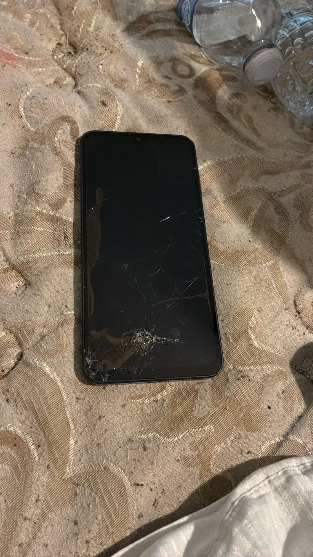 Samsung Galaxy S25 & iPhone X Selling it for Parts Only