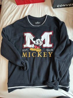 Women’s Medium Mickey Sweater