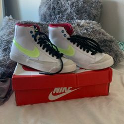 Nike Blazers/ W Box 
