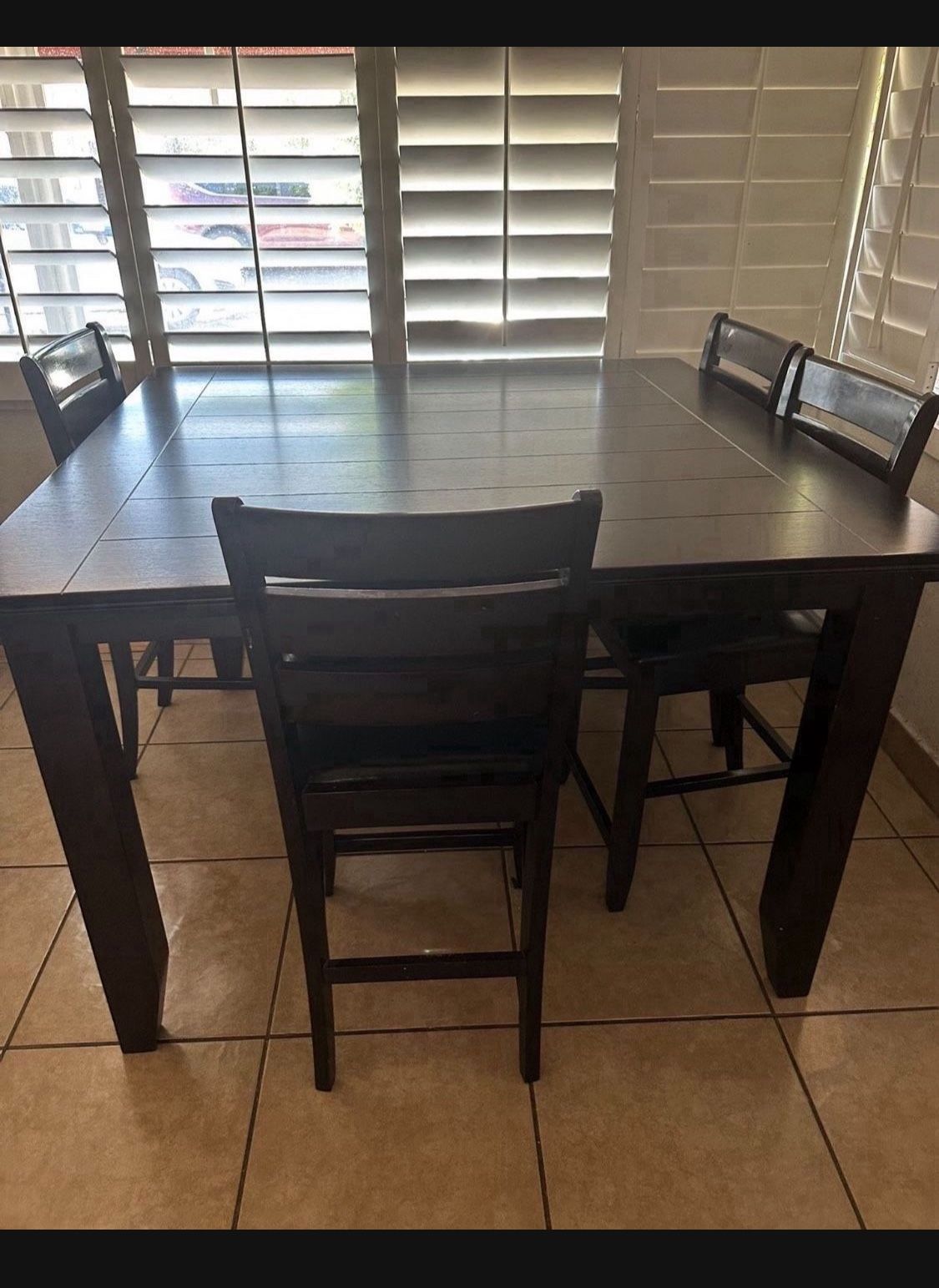 Dining Table + 4 Chairs