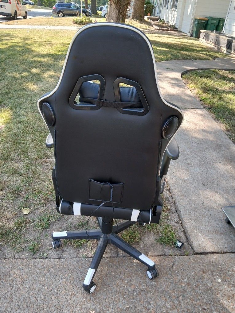 Gaming chair