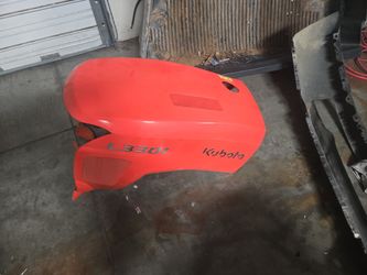 KUBOTA TRACTOR HOOD. L3301 $250