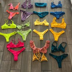 10 Small Bikinis 