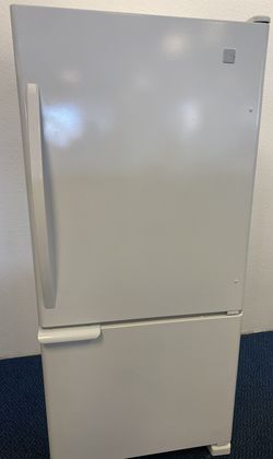 White Kenmore Bottom Freezer Refrigerator (1-0121)