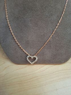 Necklace with heart pendant