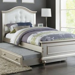 Brand New White Twin Size Daybed With Trundle