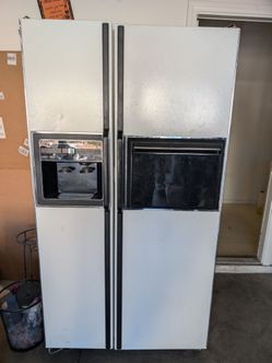 FREE Garage Refrigerator/Freezer Must Go!!