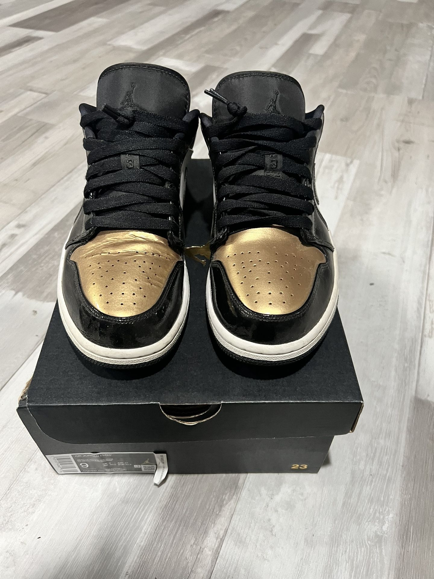 Air Jordan 1 Low ‘metallic Gold’