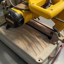 Dewalt 15- Amp 14-in Chop Saw