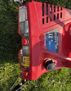 Troy-Bilt Squall 21 Single Stage Gas Snow Blower 123cc Motor -