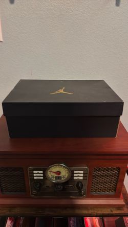 Jordan 1 toe bread