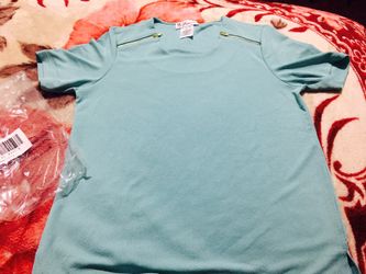 Size small new