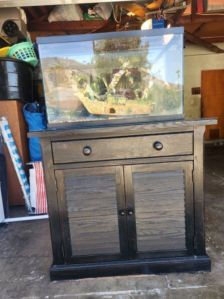 30 Gal Fish/Reptile Tank W/ Stand