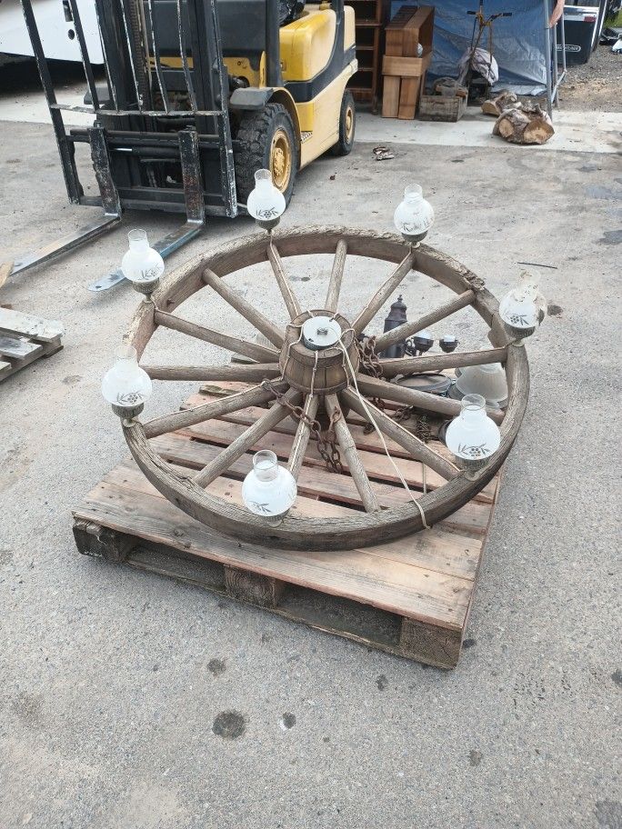 Wagon Wheel Chandelier 1860 To1870 Everything Is There Perfect For Cabin Setting Just Don't Have Room For It I Can Deliver If Need Be