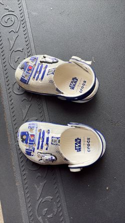 star wars crocs toddler size 6 R2D2