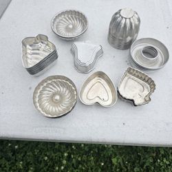 Vintage Lot of 29 Mini Baking / Jello Mold, Tin And Aluminum,  Made In USA 