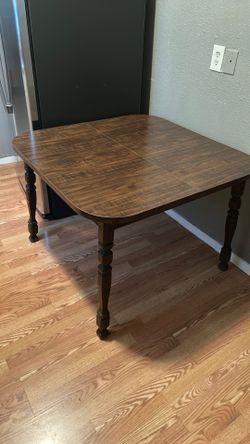 Extendable Dining set