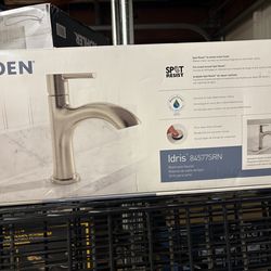 Moen Ellicott single-handle Bathroom Sink Faucet. Brushed nickel. New