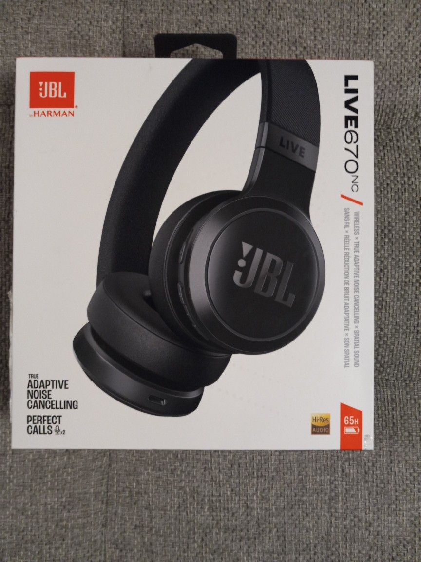 New JBL LIVE670NC Headphones