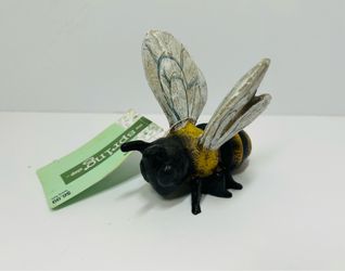 Bee decor