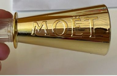 Moët gold sippers