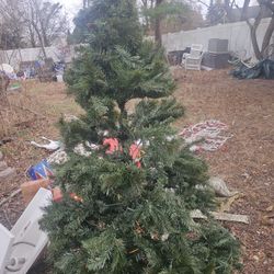 Price Is Firm.. 6 Ft Pre-lit Christmas Tree