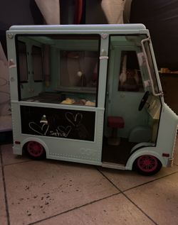 Play size Ice cream truck with accessories