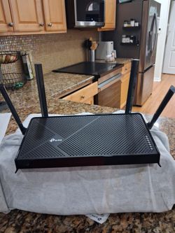 TP-LINK BE3600 Router - like new