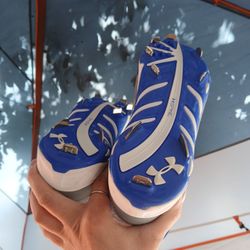 Brand NEW Under armor.
Clutch fit's fixed athletic collection  Cleets