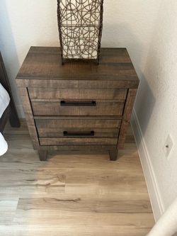 QUEEN BEDROOM SET -5 Pcs.