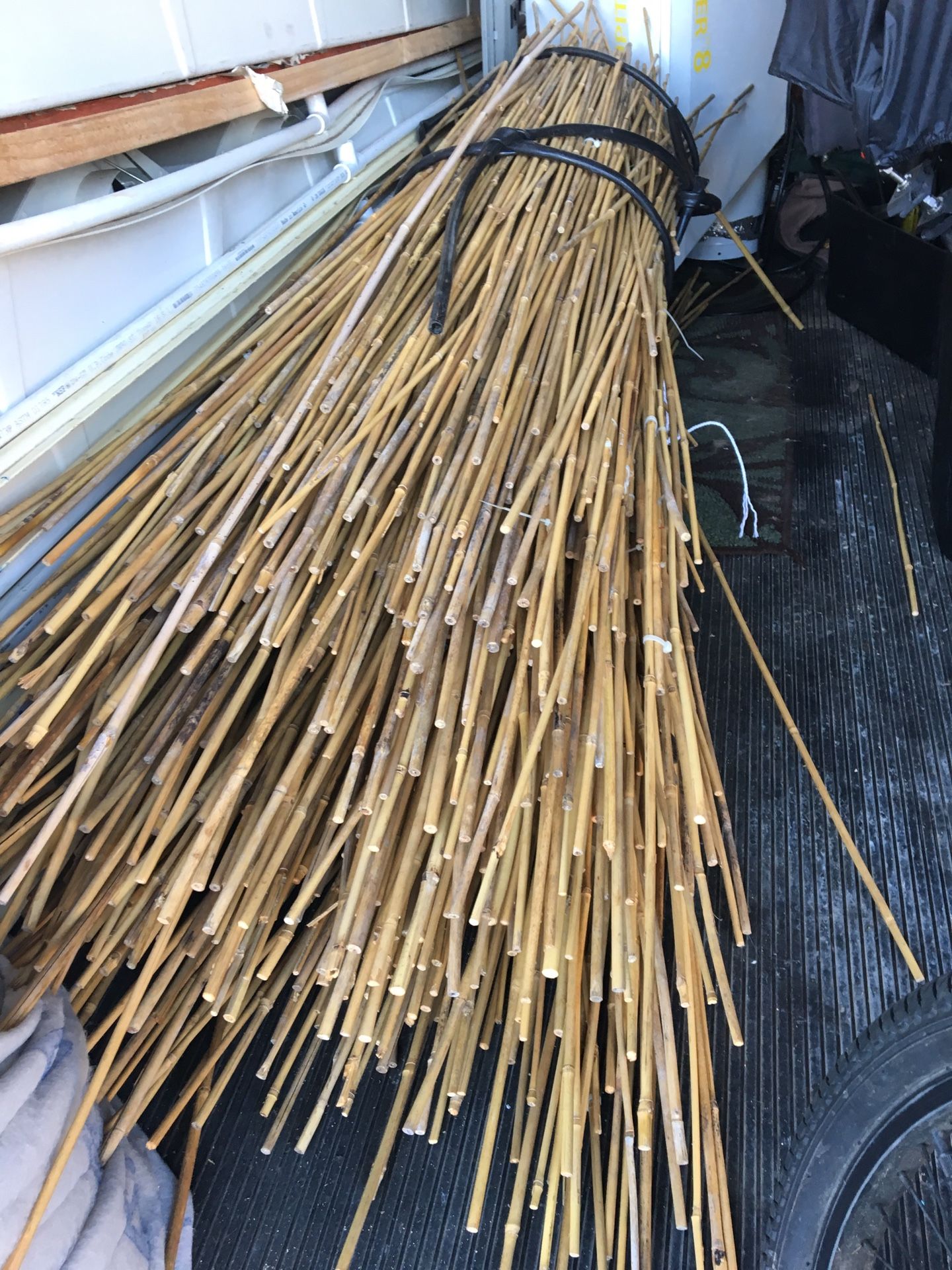 4’ Bamboo Sticks