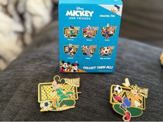Mickey and goofy Disney pins