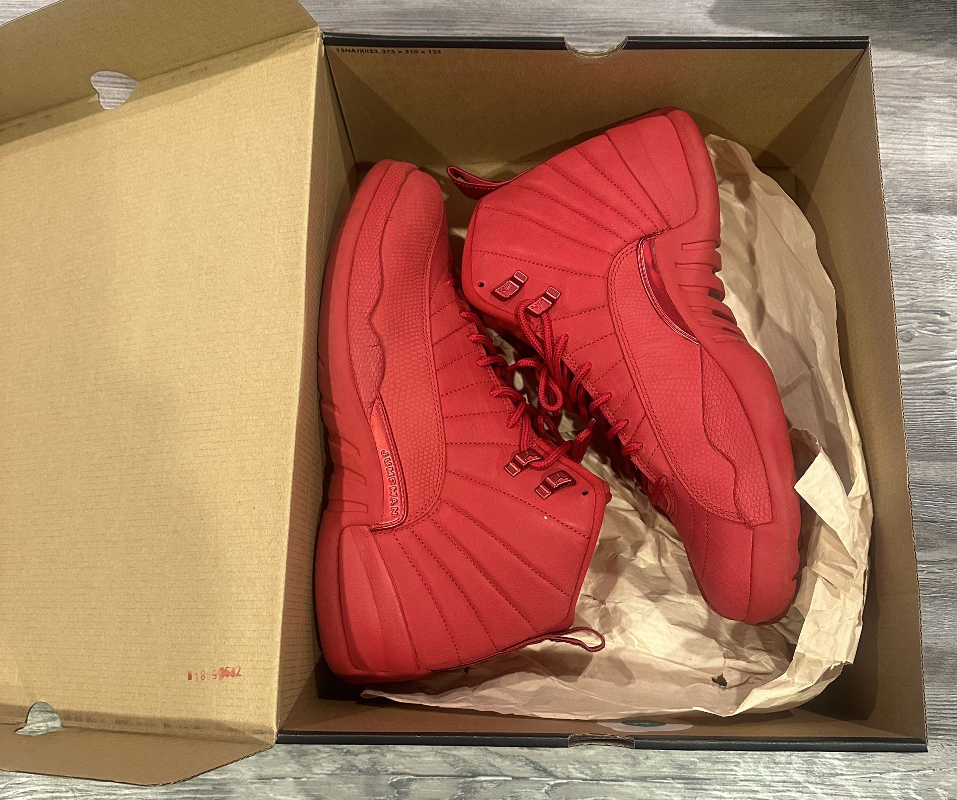 Air Jordan 12 Gymred/red Size 12 pads Like New 