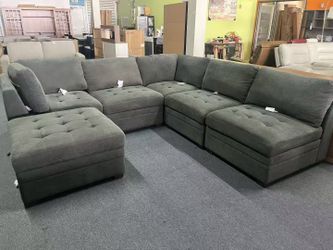 Thomasville Tisdale Fabric Sectional with Storage Ottoman，$850