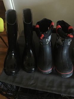 Boys rain boots