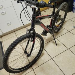 Fuji Boys Bike 