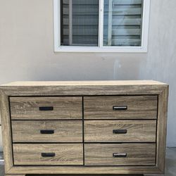 Wood 6 Drawer Dresser
