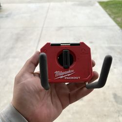 MILWAUKEE PACKOUT WALL MOUNT HOOK 🪝 