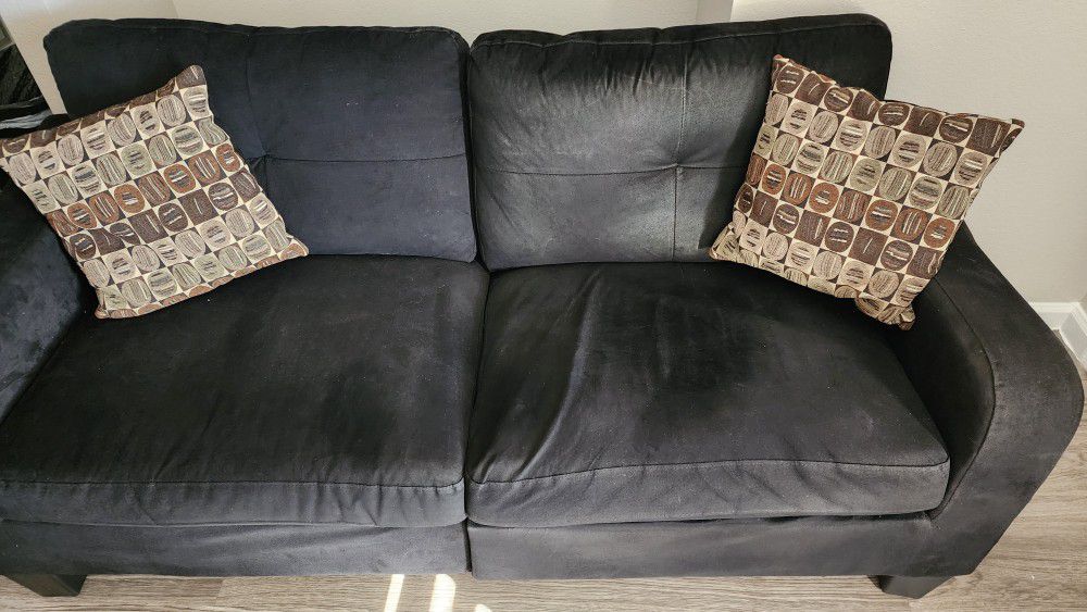 Couch (Black)