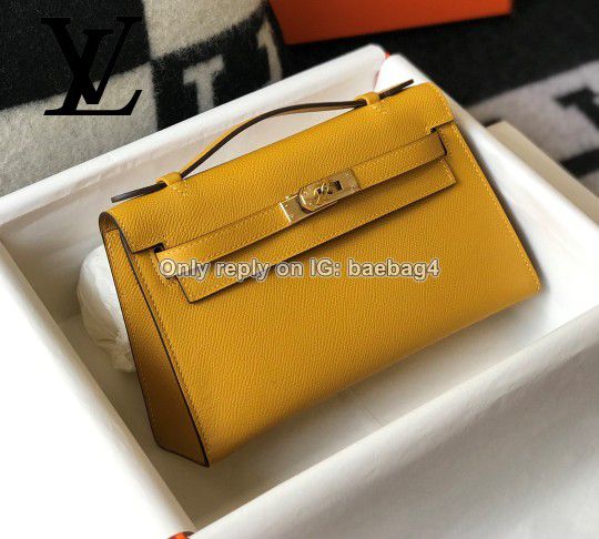 The Hermes Kelly woc bag: a timeless classic that will always be in vogue.  Exotic and unconventional for Sale in Los Angeles, CA - OfferUp
