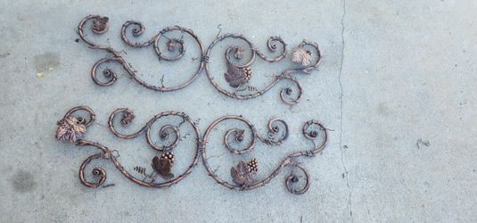 Iron Decorative Vine With Leaves And Grapes