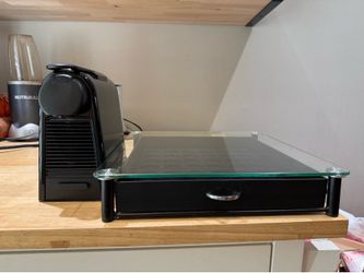De’Longhi Nespresso Essenza Mini (EN85BAE) espresso machine + pod organizer