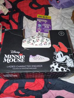 Disney Minnie mouse tennis shoes