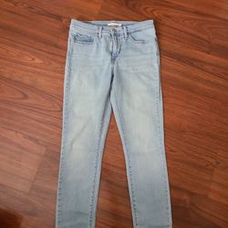 Levi's Size 28