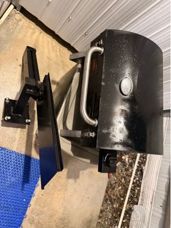 URGENT: Aussie RV Portable Gas Grill + Mount Bracket - $60 OBO