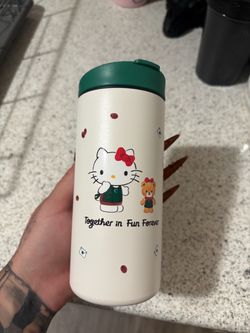 Hello kitty x Starbucks cup