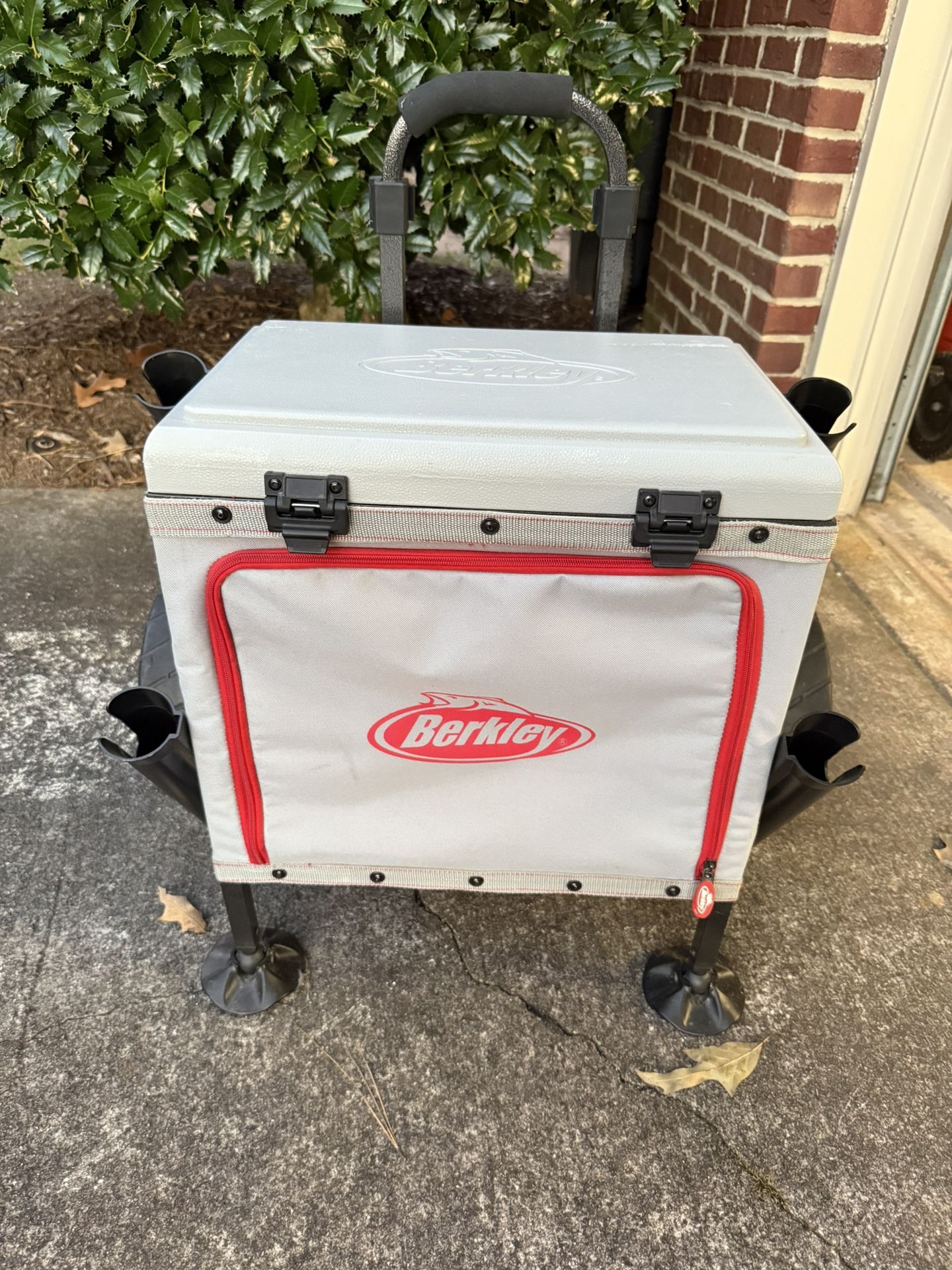 BERKLEY SPORTSMAN’S PRO FISHING CART