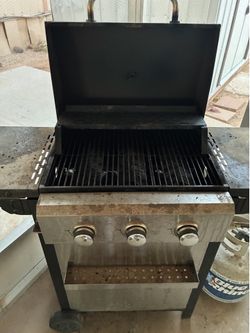 3 Burner Propane Grill & Propane Tank