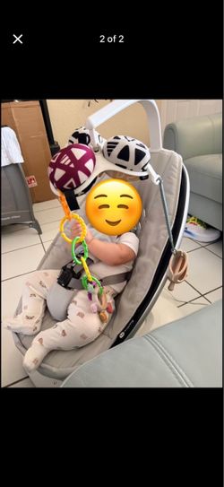 Mamaroo Baby Bouncer Seat with Toy Bar