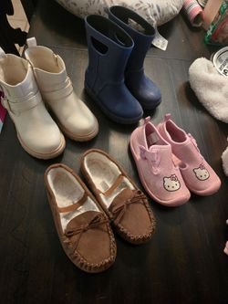 5 Pairs of Toddler Girls Shoes, slippers Bundle